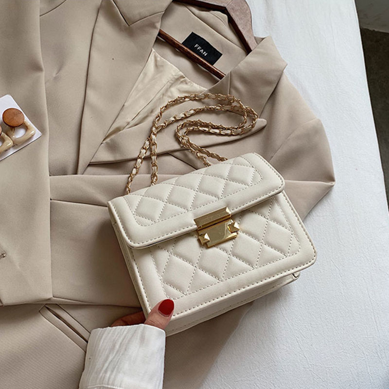 Autumn and winter advanced sense chain simple sense black niche design small CK bag female 2021 new tide diagonal slung all match2003 White