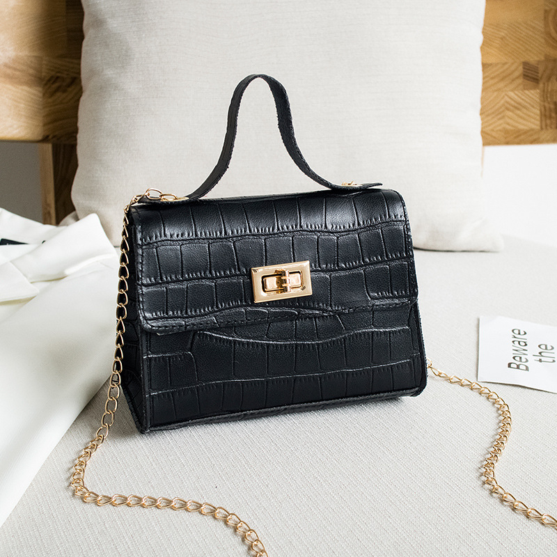 New Fashion Crocodile Pattern Shoulder Bag PU Chain Buckle Messenger Bag Three-dimensional Texture Handbags for Womenblack
