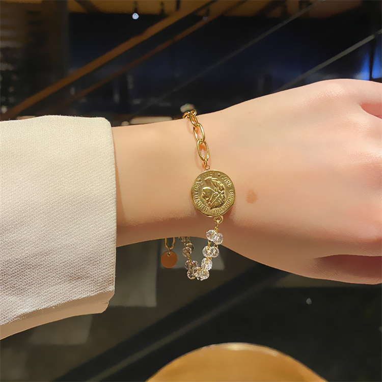 Korean version of the simple Titanium Steel Crystal Bracelet female personality jewelry INS SMALL DESIGN BOUDOIR hands string network red with the same styleQueen's head bracelet