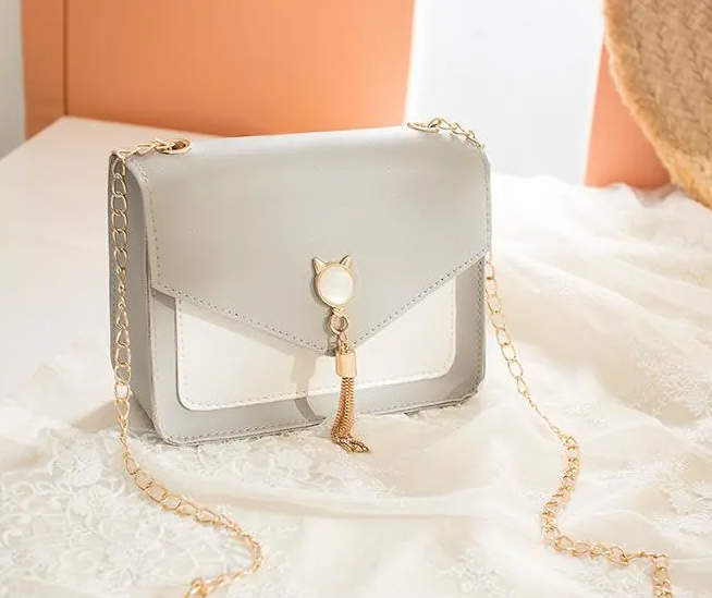 Fashion all-match change ins small square chain one-shoulder women's bag messenger junior high school students Korean version of the net redgrey